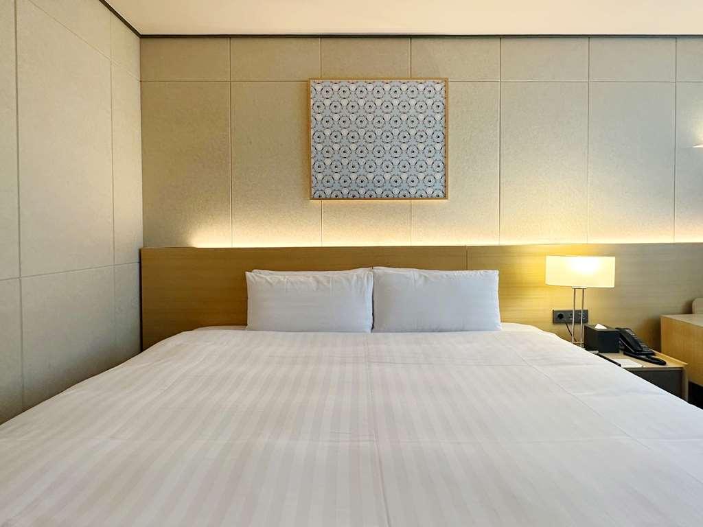 Orakai Cheonggyesan Hotel, BW Premier Collection Сеул Номер фото