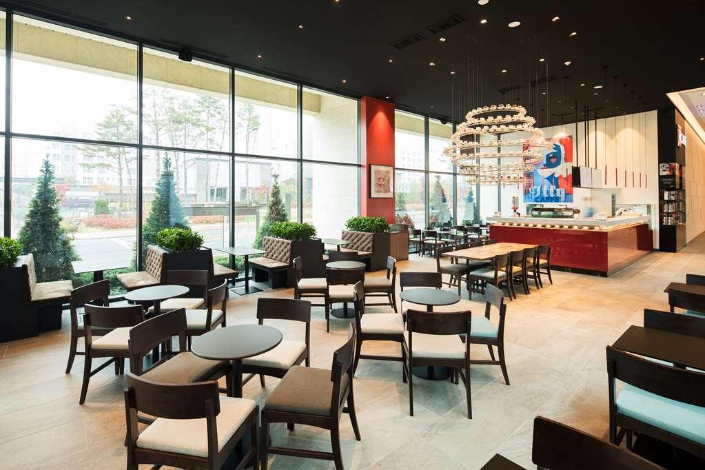 Orakai Cheonggyesan Hotel, BW Premier Collection Сеул Удобства фото