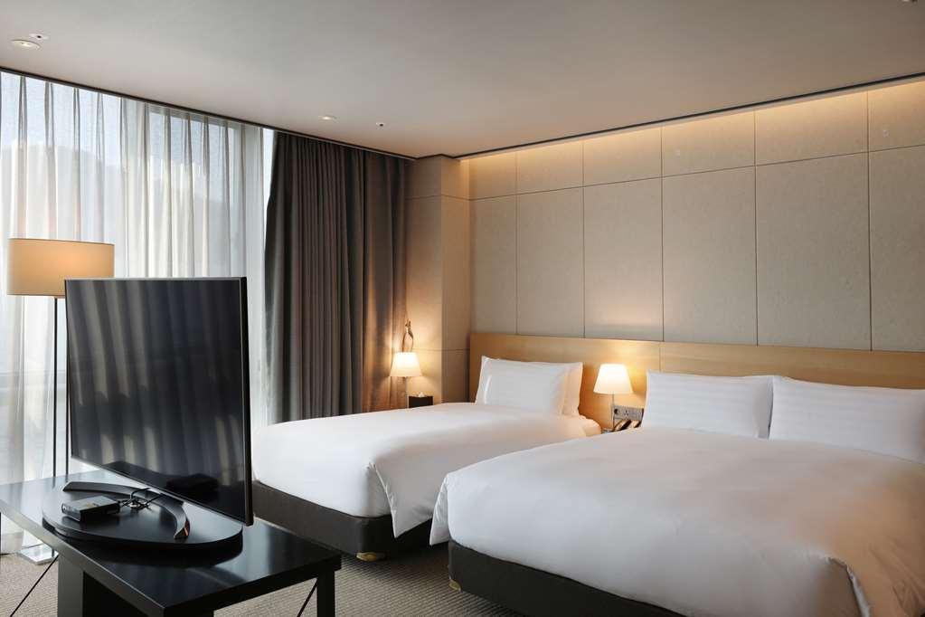 Orakai Cheonggyesan Hotel, BW Premier Collection Сеул Номер фото